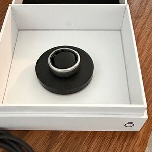 Oura Smart Ring in Silver Horizon Gen 3